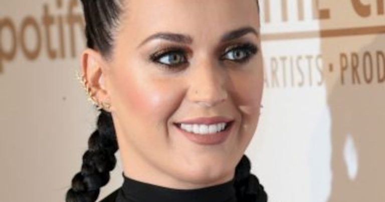 España investigará video de Katy Perry grabado en espacio protegido presuntamente sin autorización
