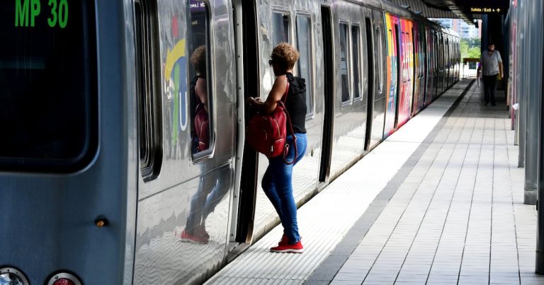 Aclaran que el Tren Urbano no estará operando a pesar de que se convocara a su personal en medio de lluvias por Ernesto