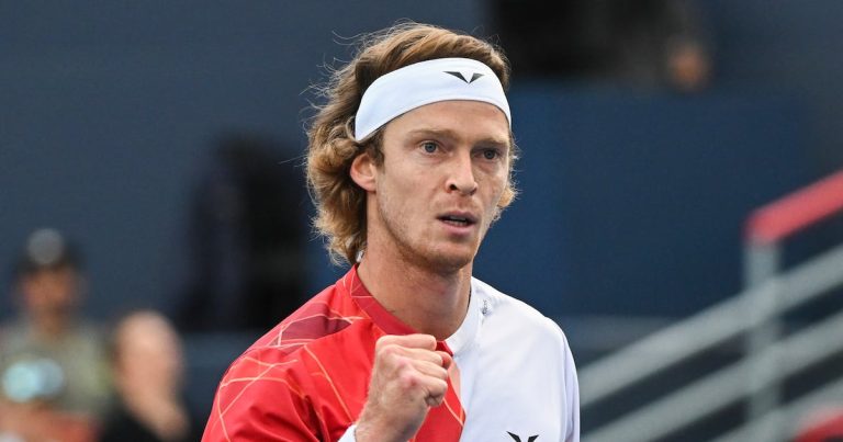 Rublev vence a Arnaldi 6-4, 1-1 en semifinal retrasada por lluvia del National Bank Open