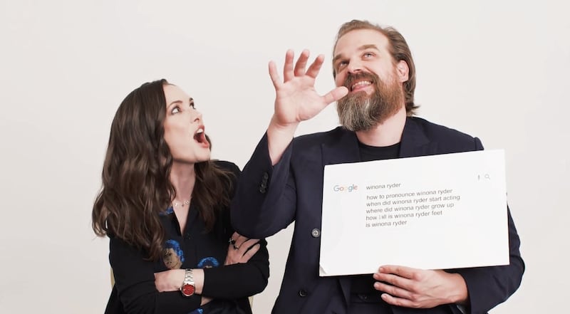 Winona Ryder y David Harbour