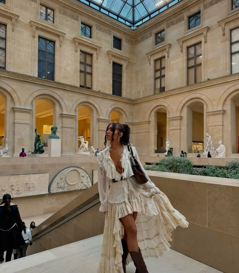 ¡Adiós jeans! Las faldas ‘campana’ le dan un giro a moderno y sofisticado a tu look