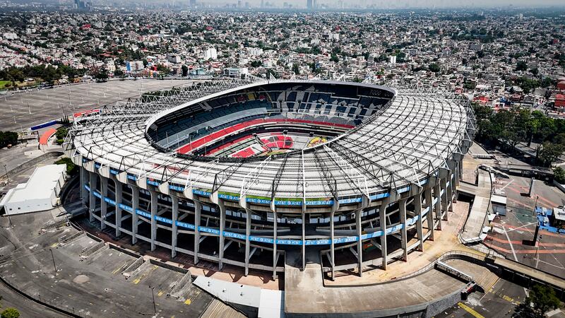 Un total de 48 selecciones disputarán, por primera vez en la historia del evento, la Copa Mundial de la FIFA 2026, que se realizará, también por primera vez, en tres países. El Estadio Azteca será la sede del partio inaugural. Foto: WIKIPEDIA.