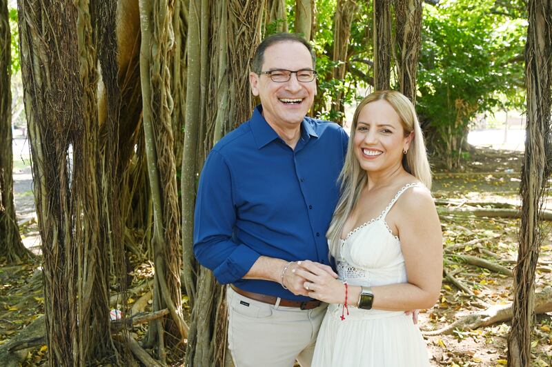 El representante José Pichy Torres Zamora y su novia, Zaida Enid Rios Mercado.
