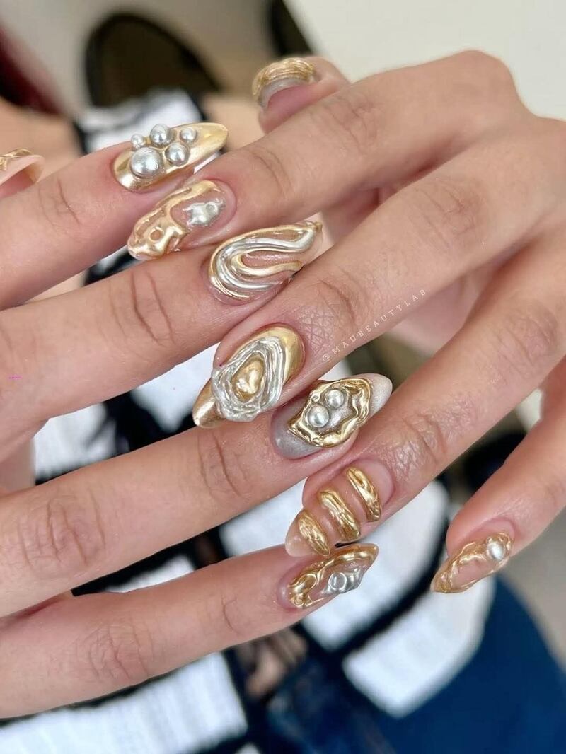 Las uñas ‘barroco’ son la tendencia original y atrevida para quienes buscan destacar.