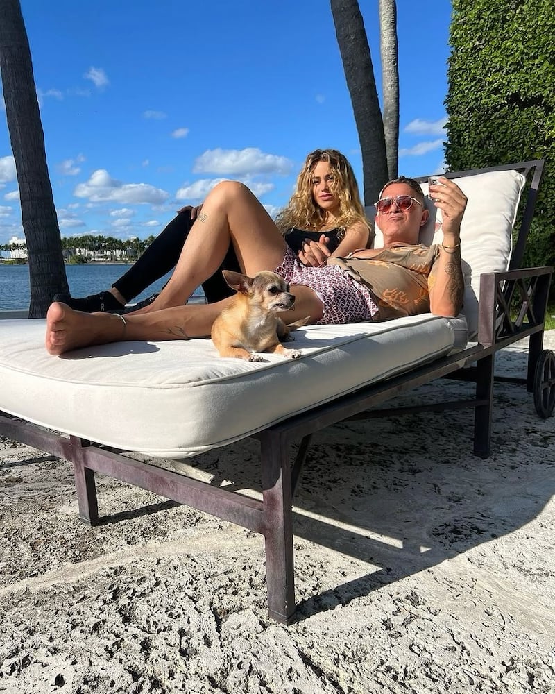 Alejandro Sanz y Candela Márquez.