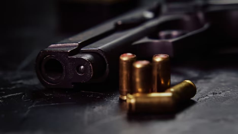 El criminal llevaba un revólver calibre .38 (Captura de pantalla)