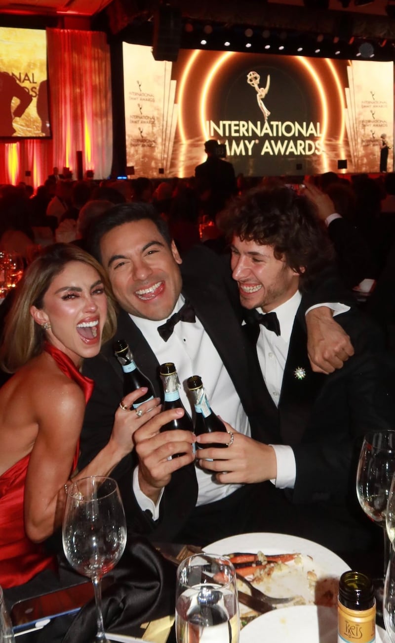 Anahí, Carlos Rivera y Juanpa Zurita en los International Emmy  Awards