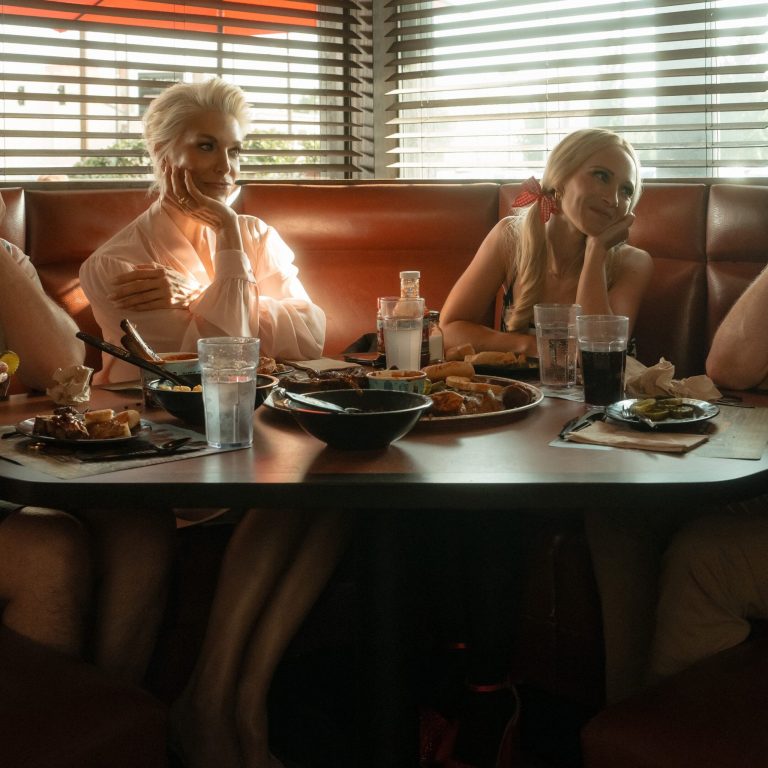 “Ted Lasso,” el fenómeno cultural de Apple y ganador del premio Emmy, regresa a la cancha para su cuarta temporada este verano