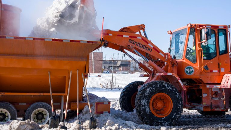 Nueva York activa sus ‘jacuzzis de nieve’ para limpiar las calles ante la ola de frío