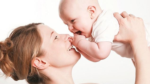 Estudio revela que el cerebro de los bebés clasifica los objetos con solo dos meses de edad