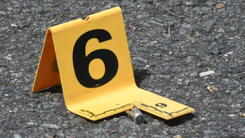 Investigan doble asesinato en Ceiba