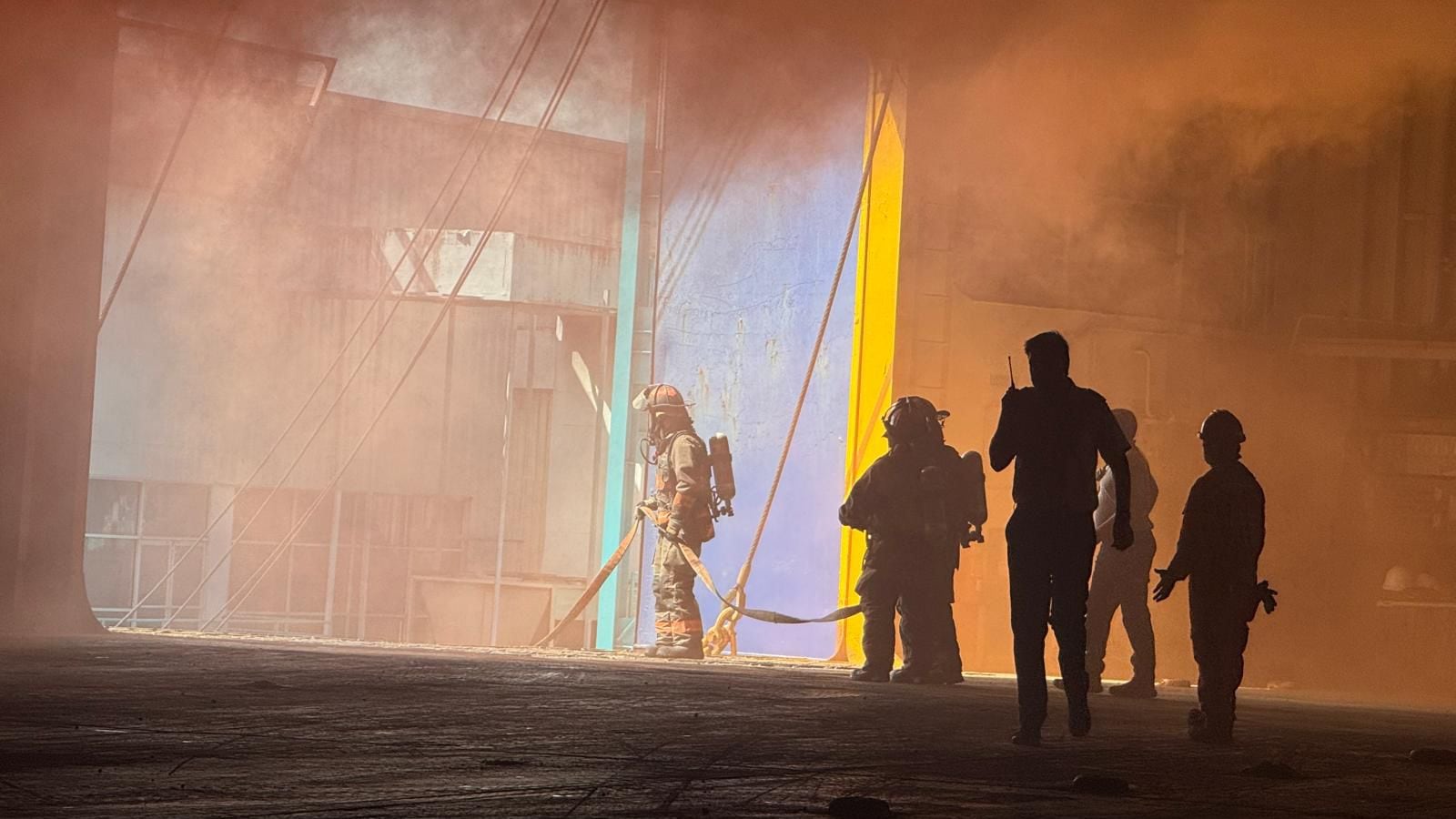 Realizan simulacro de incendio en embarcación con pasajeros en la bahía de San Juan
