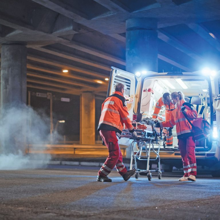 Ambulancias privadas dominan respuestas a emergencias, pero paramédicos levantan banderas