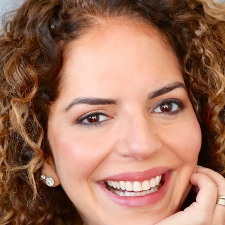 Guelmarí Oppenheimer se siente orgullosa de resaltar la cultura boricua en Ethan Bloom