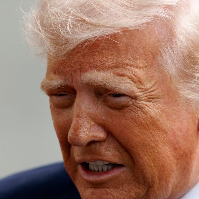 “Me alegra”: Trump reacciona a la muerte de Robert Mueller con mensaje controversial