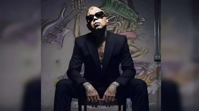 Con una trayectoria que ha marcado el pulso de la música latina durante tres décadas, el cantante continúa demostrando que su nombre está más vigente que nunca. Foto: Cortesía.