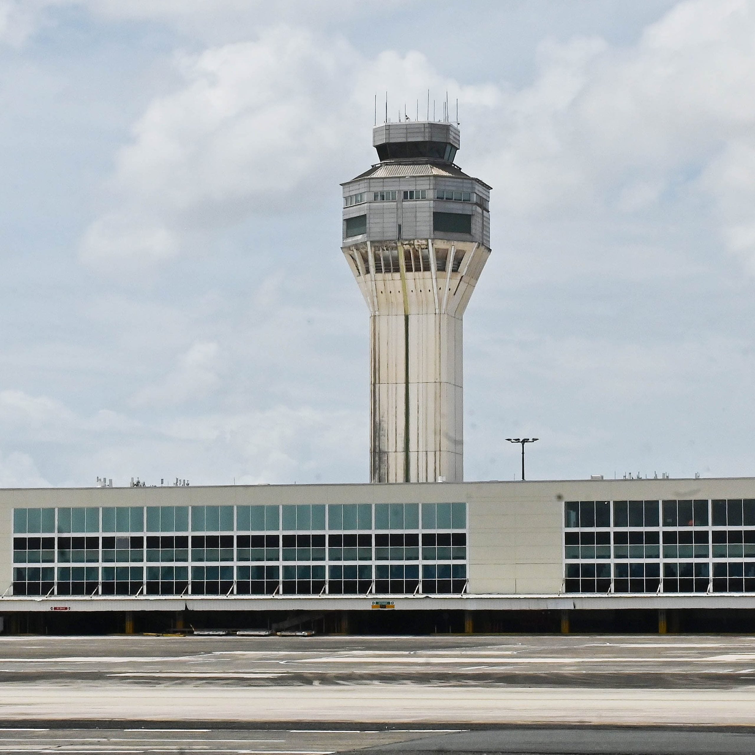 Aerostar pide a pasajeros que lleguen al aeropuerto con 4 horas de anticipación