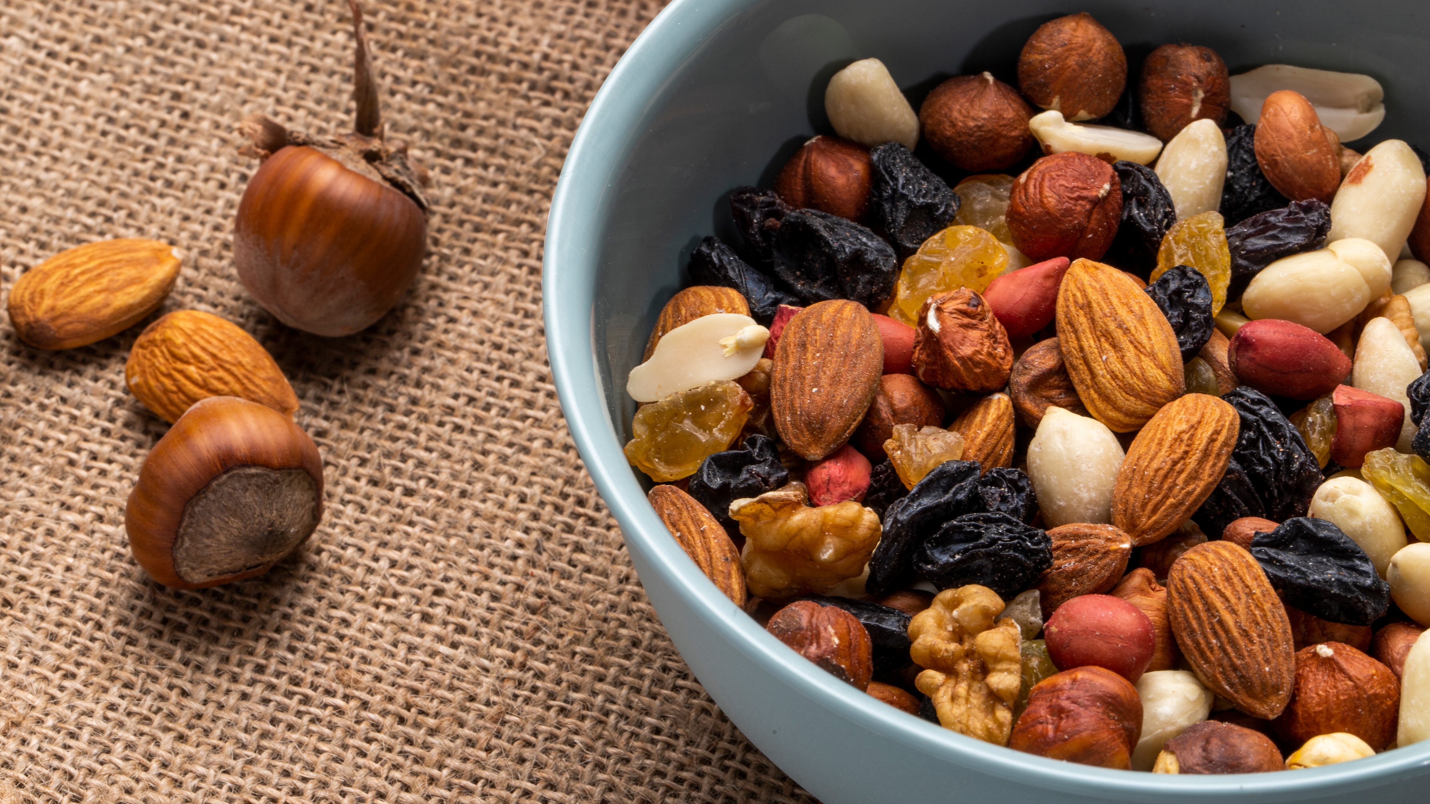 Intentar comer más vegetales y proteína de origen vegetal también puede hacernos más creativos en la cocina y hacernos buscar alimentos o ingredientes que de otro modo no tendríamos en consideración. Foto: Freepik.