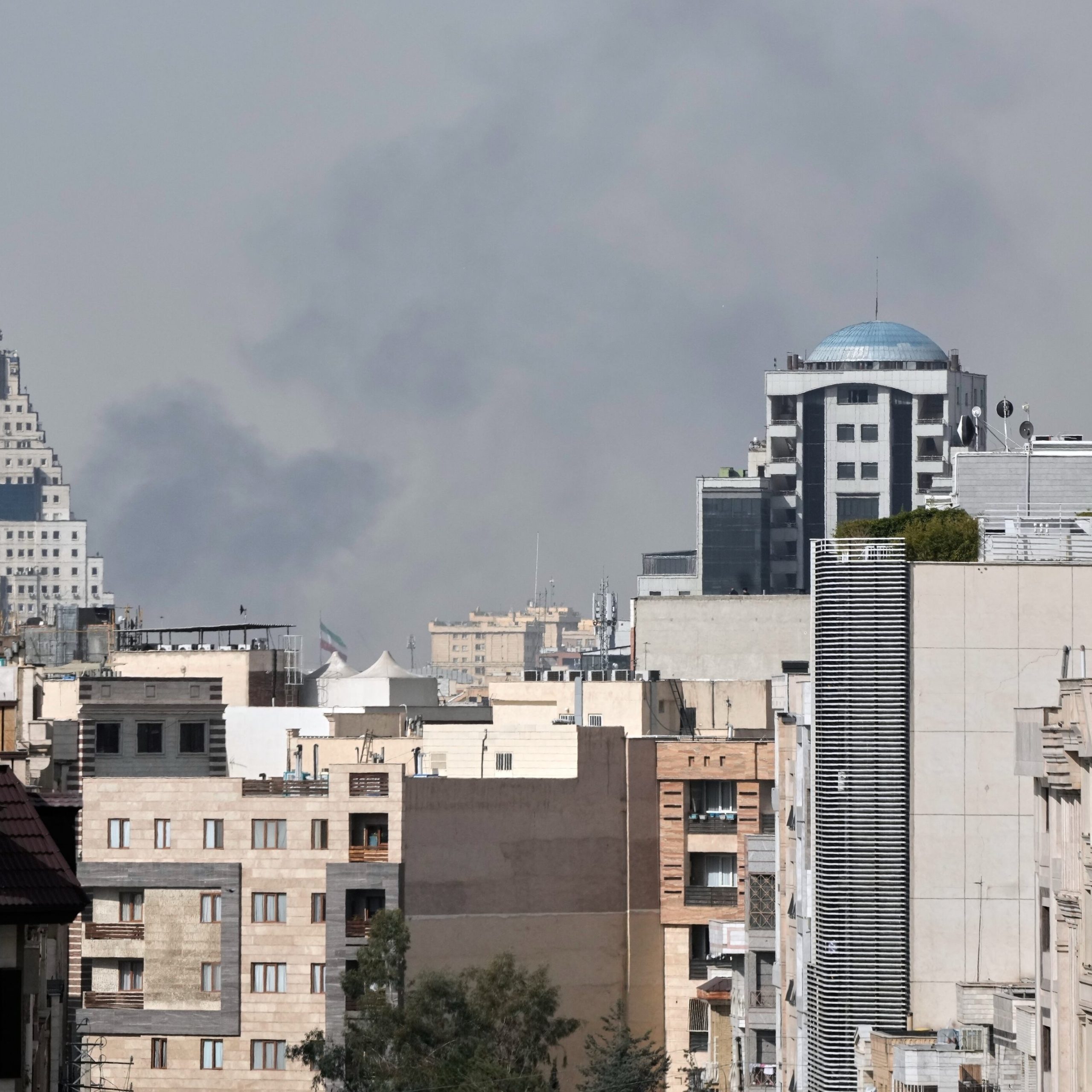 Francia, Alemania y Reino Unido evalúan atacar lanzaderas iraníes “en origen” tras ofensiva con misiles y drones