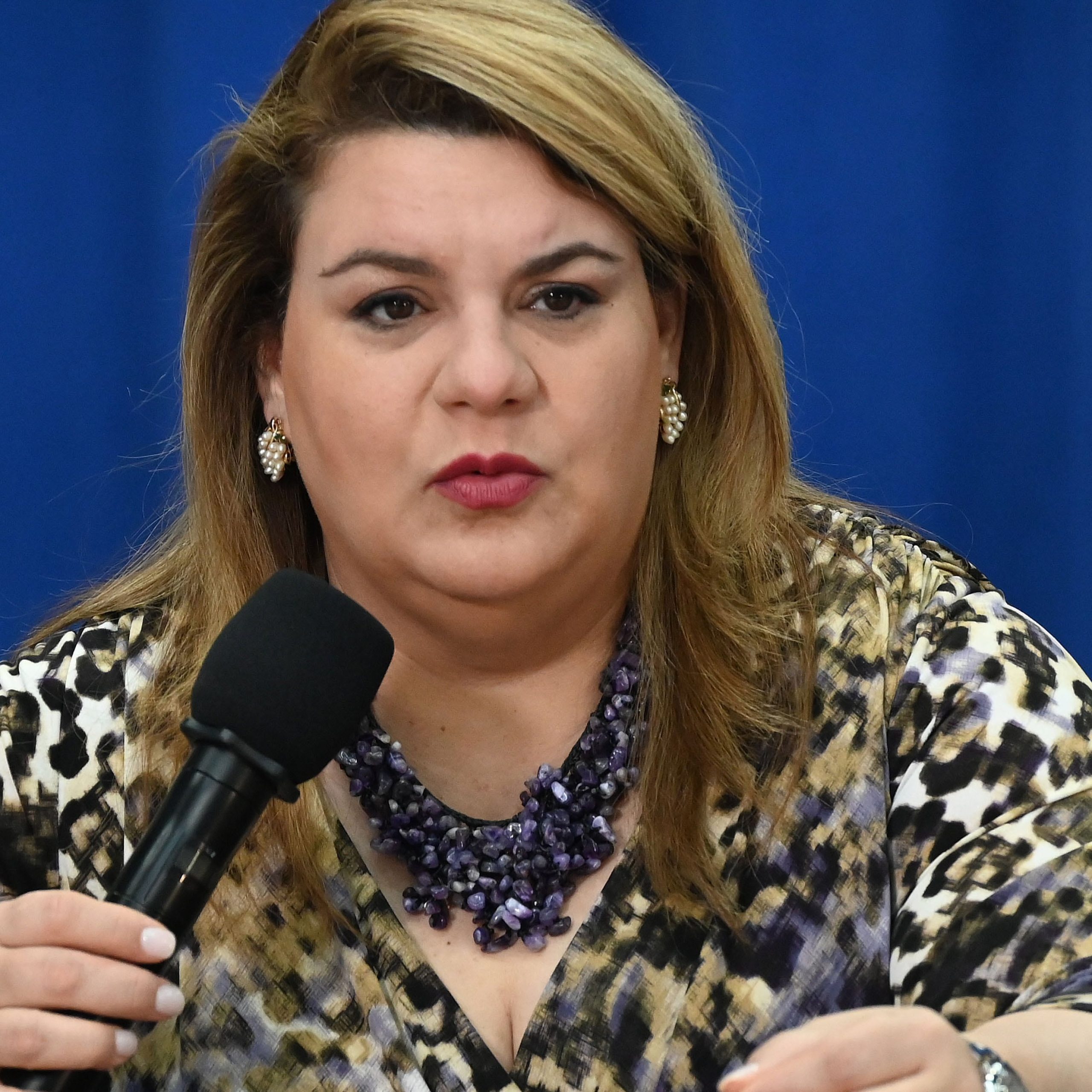 Gobernadora se reúne con exsecretaria de Vivienda tras su renuncia