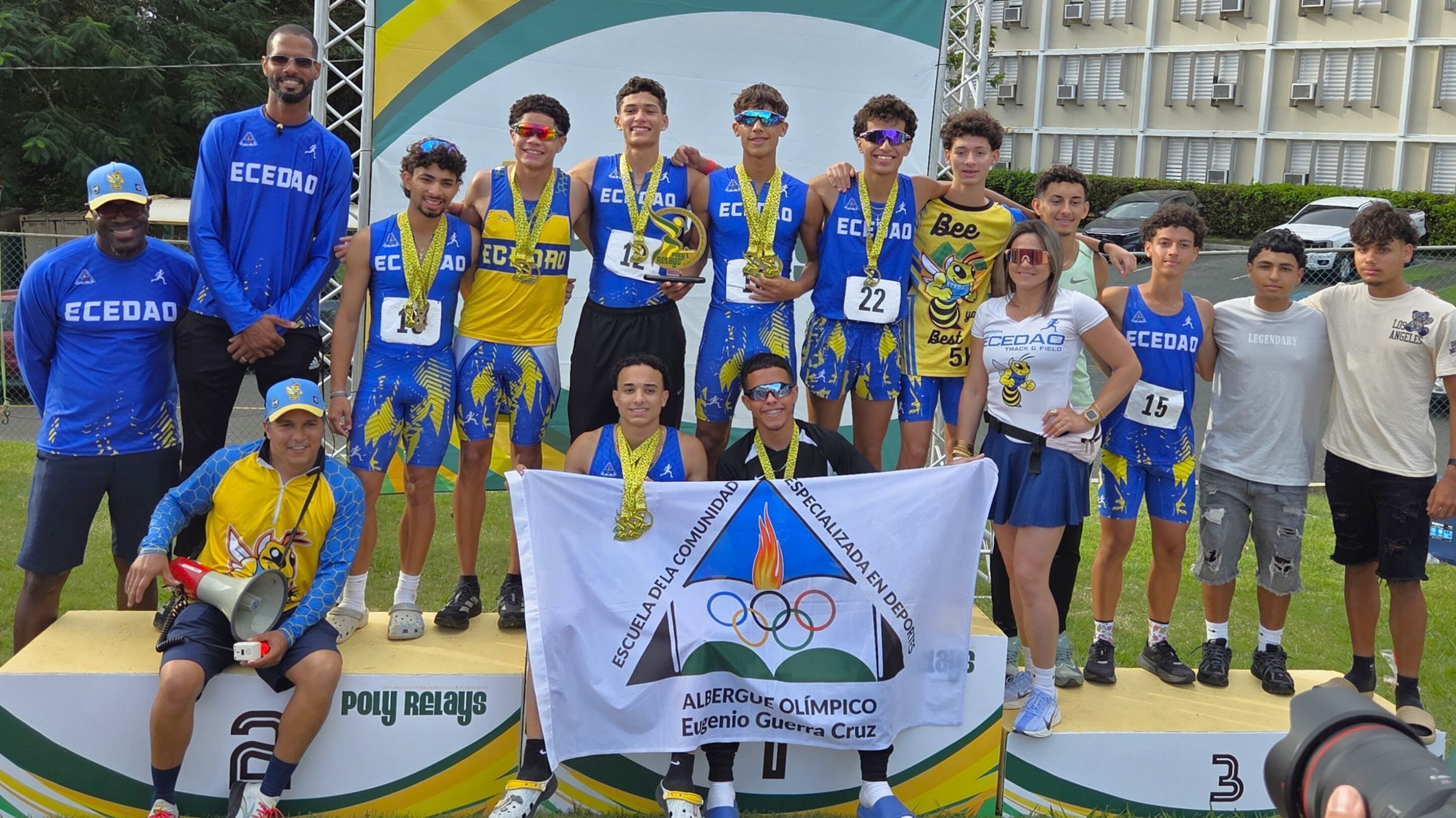 Equipo de varones de ECEDAO quienes se coronaron campeones de los Poly Relays 2026.