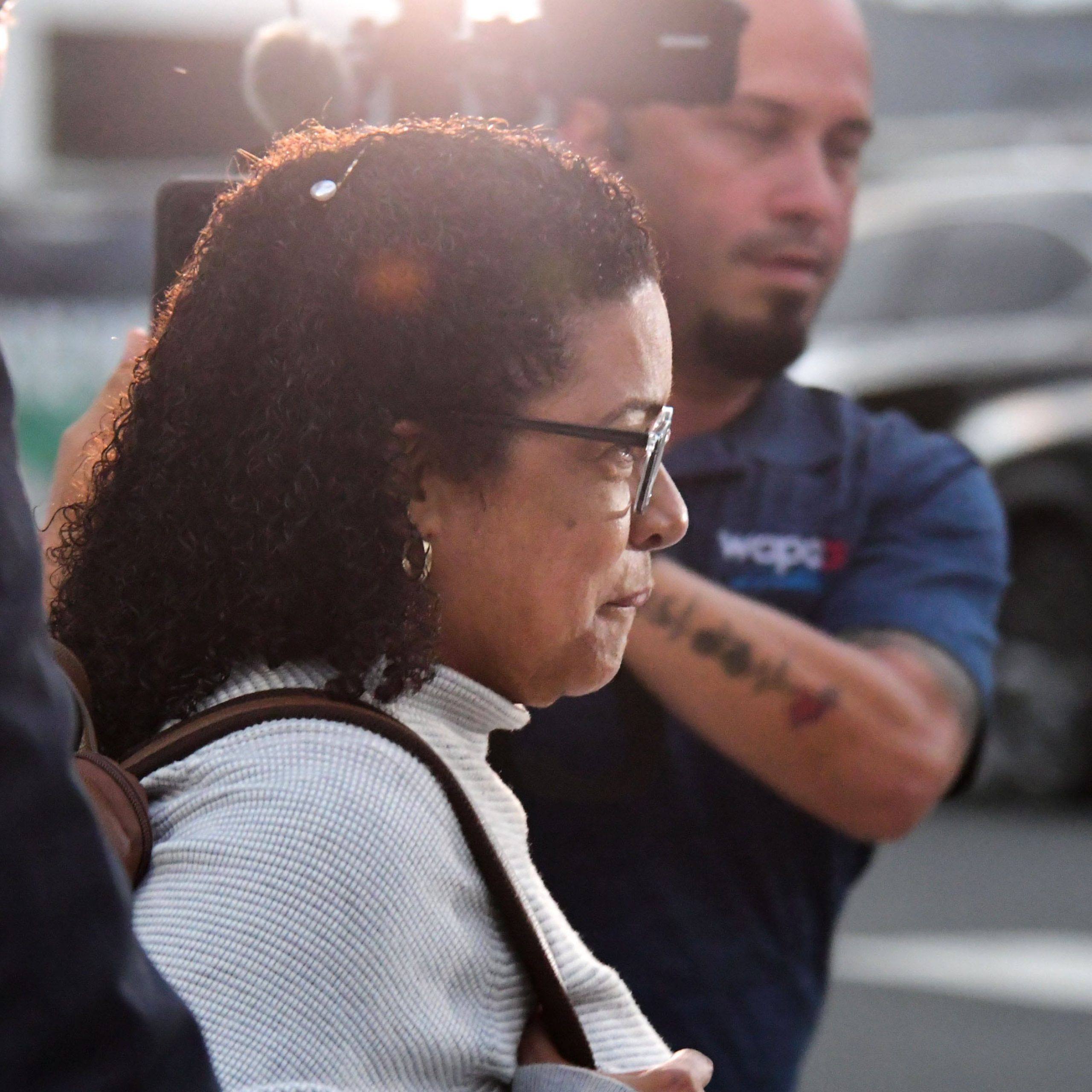 Querellante contra secretario DCR vincula figura clave en la agencia con caso de “Tata” Charbonier