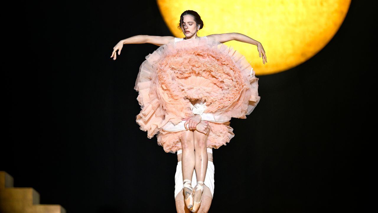 Rosalía arranca el LUX TOUR con un debut espectacular en Europa