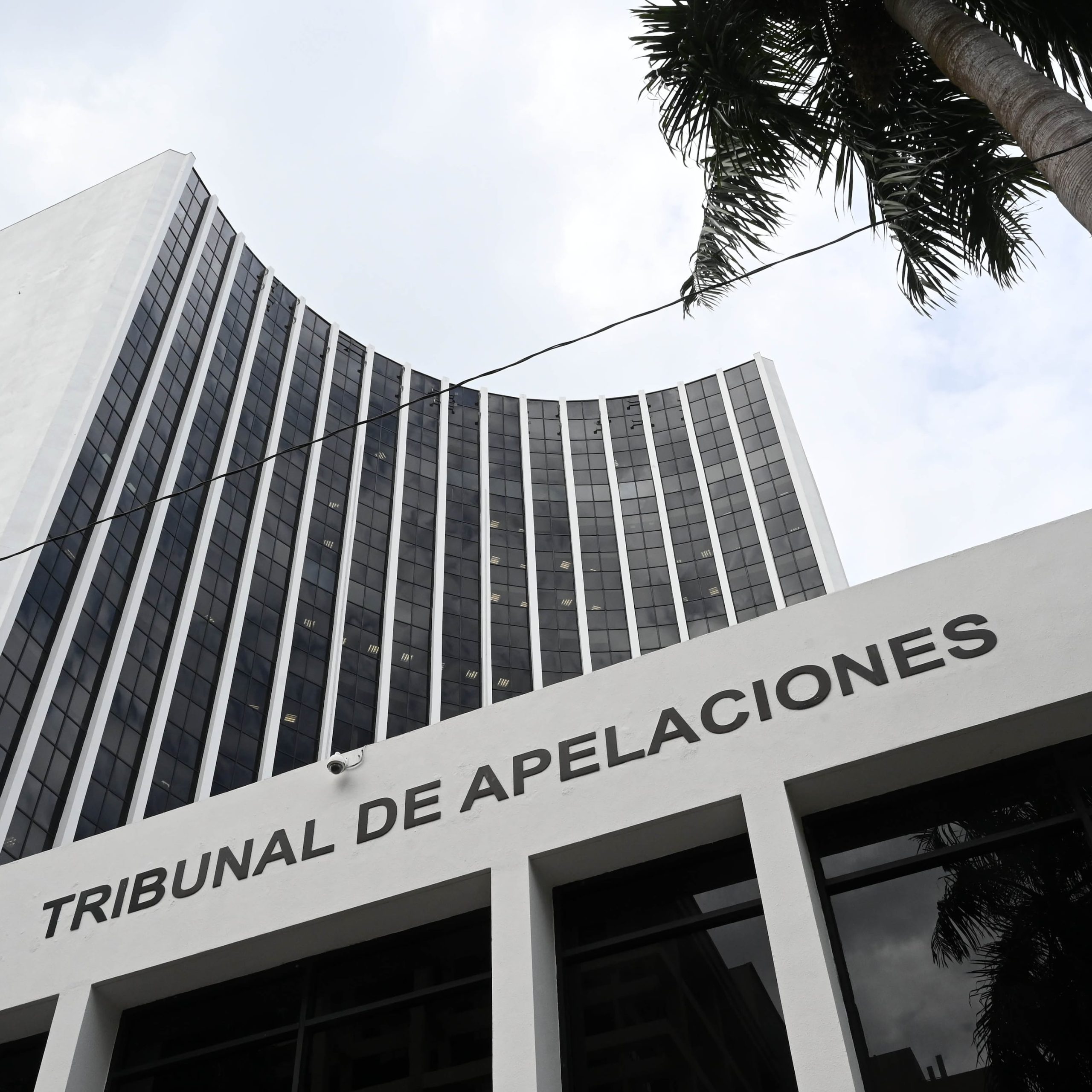 Apelativo valida requisito de certificación de prensa para entrar a conferencias en La Fortaleza