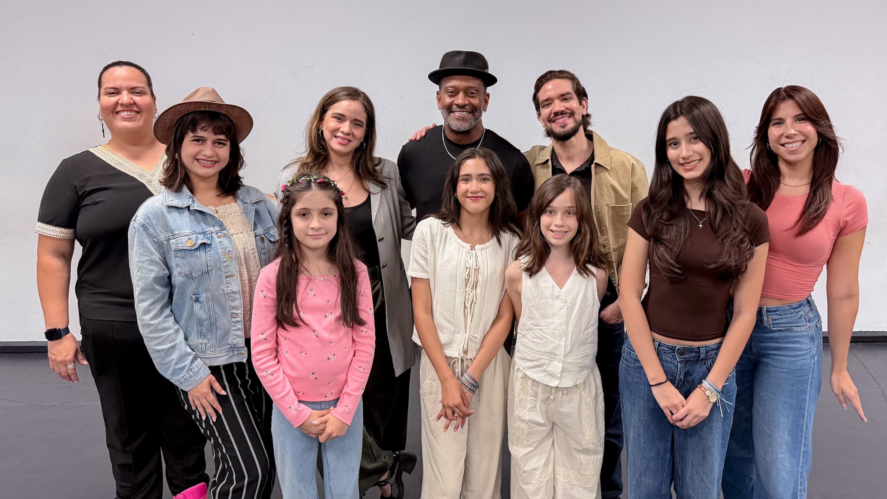 Escuela de Artistas presenta la obra “Pinocho” con el actor Modesto Lacén en el papel de “Geppetto”.