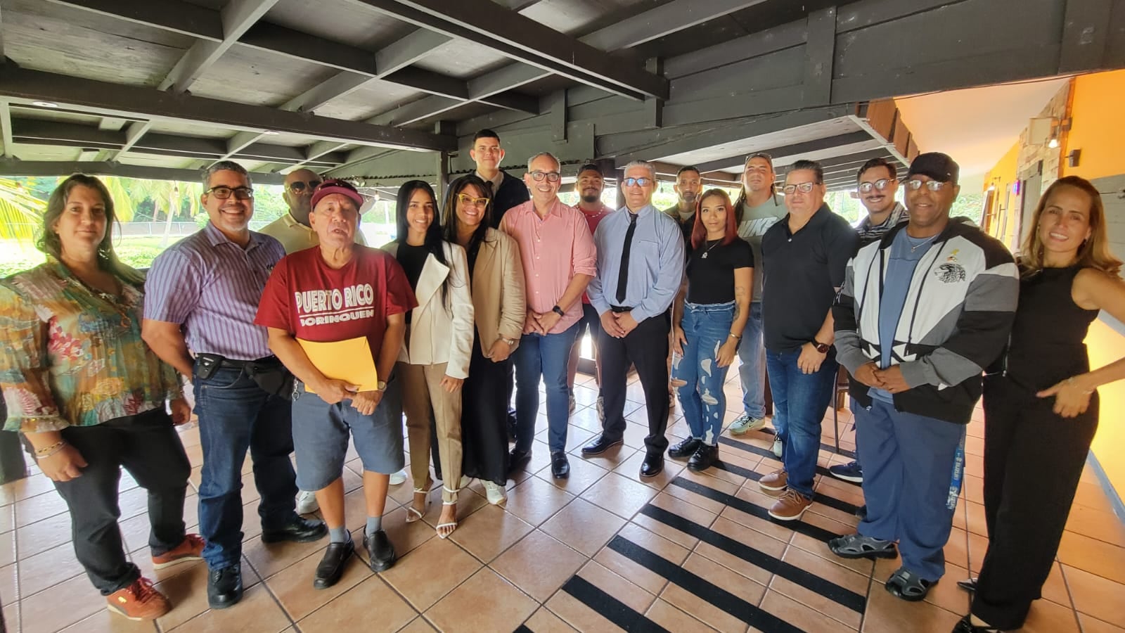 Participantes culminan curso de Tratamiento y Sellado de Techos en Fajardo